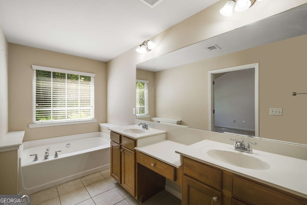 1798 Oakbrook Lane Nw - Photo 20