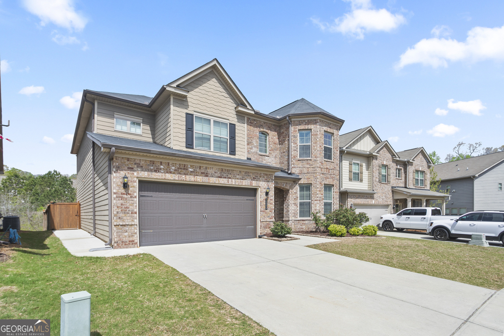 1220 Wesleyan Place - Photo 2