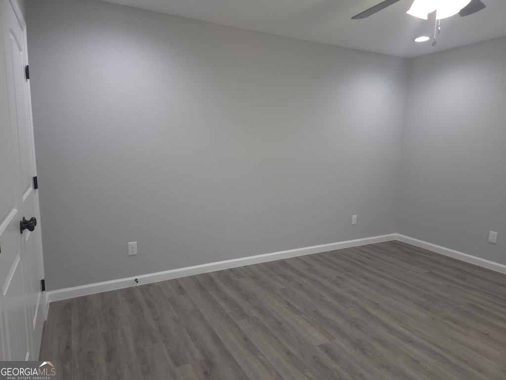 401 E Seventh Street - Photo 14