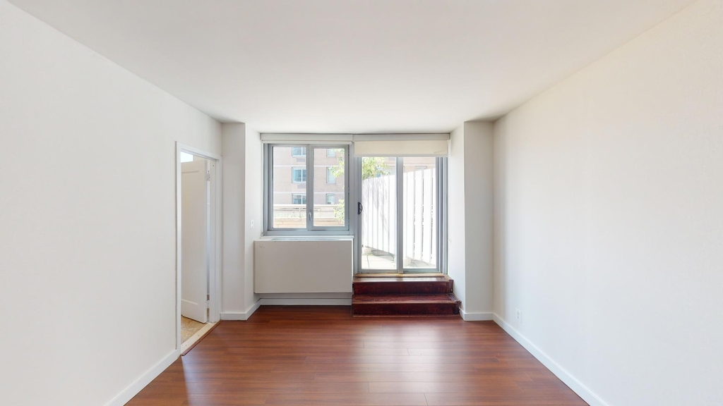 401 E 34th St - Photo 3