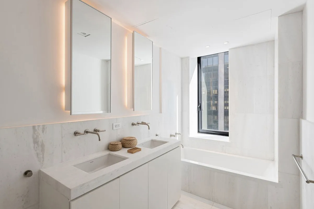 222 Broadway - Photo 4