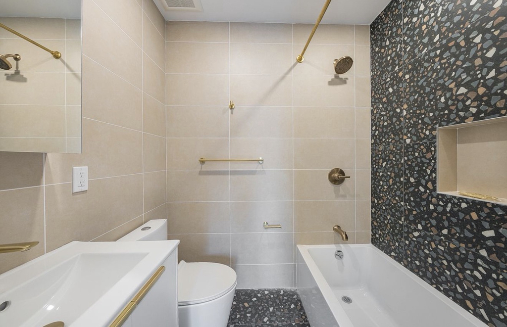 376 Montgomery Street - Photo 2