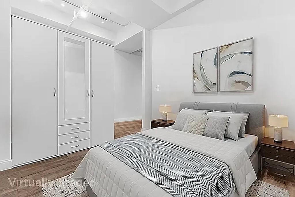 255 West 36th Street - Photo 4