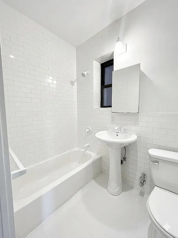 338 East 55th Street - Photo 4