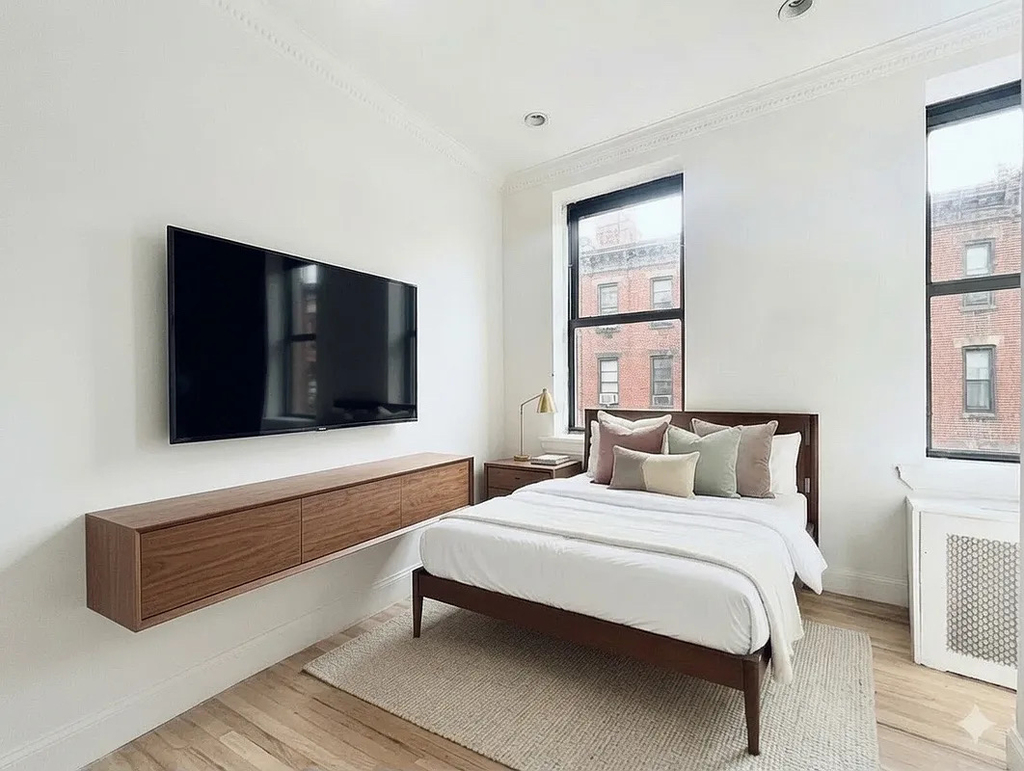 338 East 55th Street - Photo 3