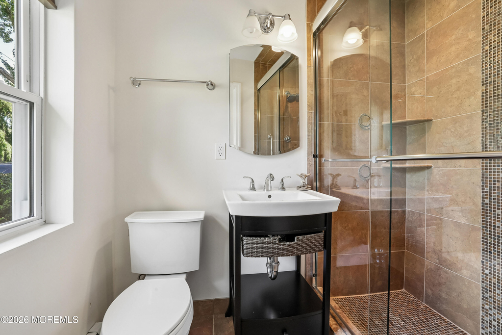 207 Stoughton Avenue - Photo 9