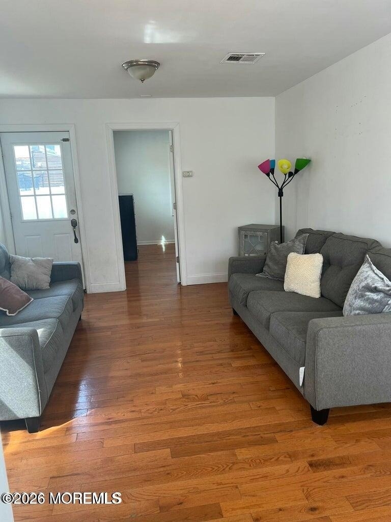 317 Roosevelt Avenue - Photo 2