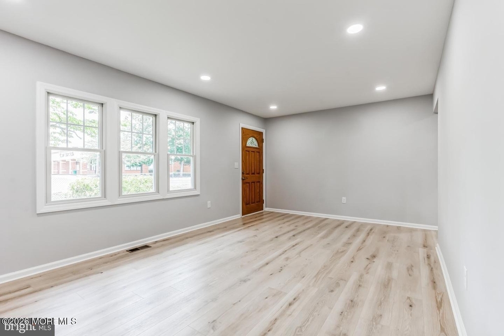 13 Broadway Street - Photo 4