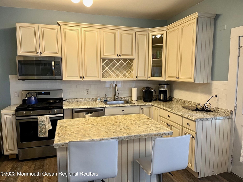 216 Main Street - Photo 2
