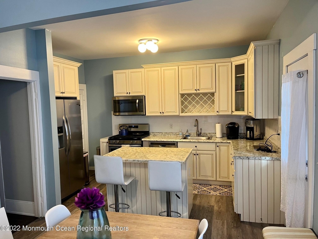 216 Main Street - Photo 3