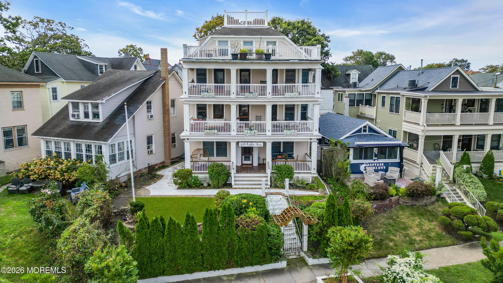 100 Lake Avenue - Photo 0