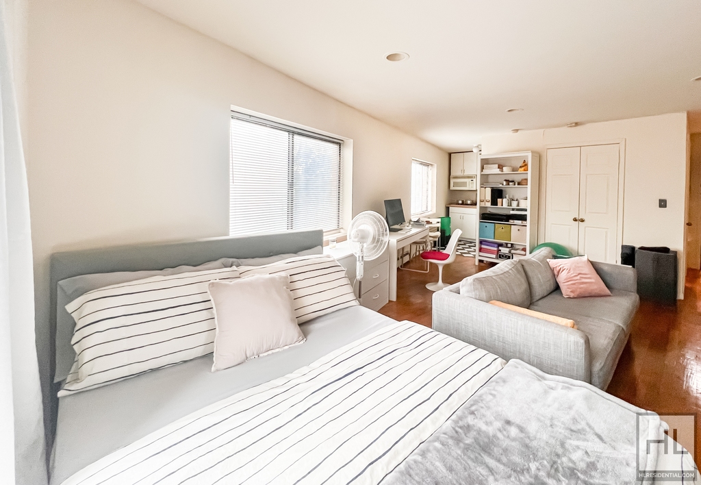 Eliot Avenue - Photo 2