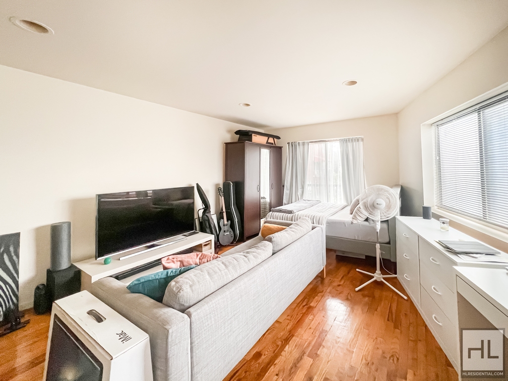 Eliot Avenue - Photo 1