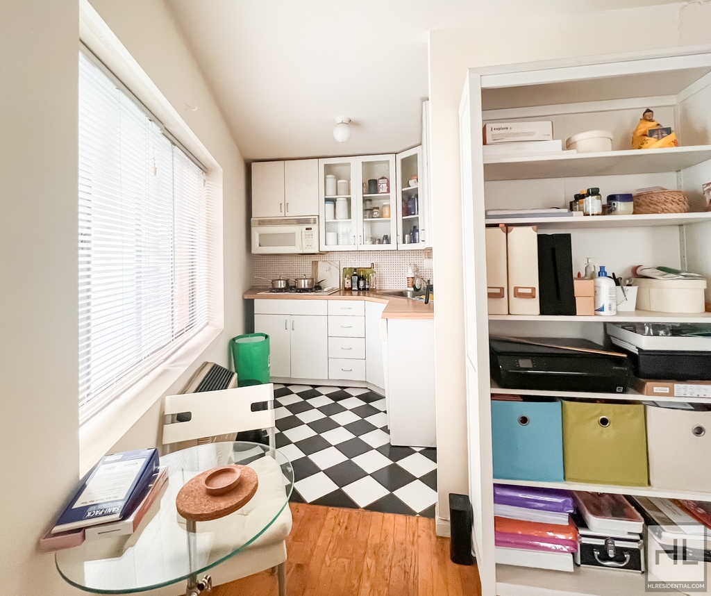 Eliot Avenue - Photo 3