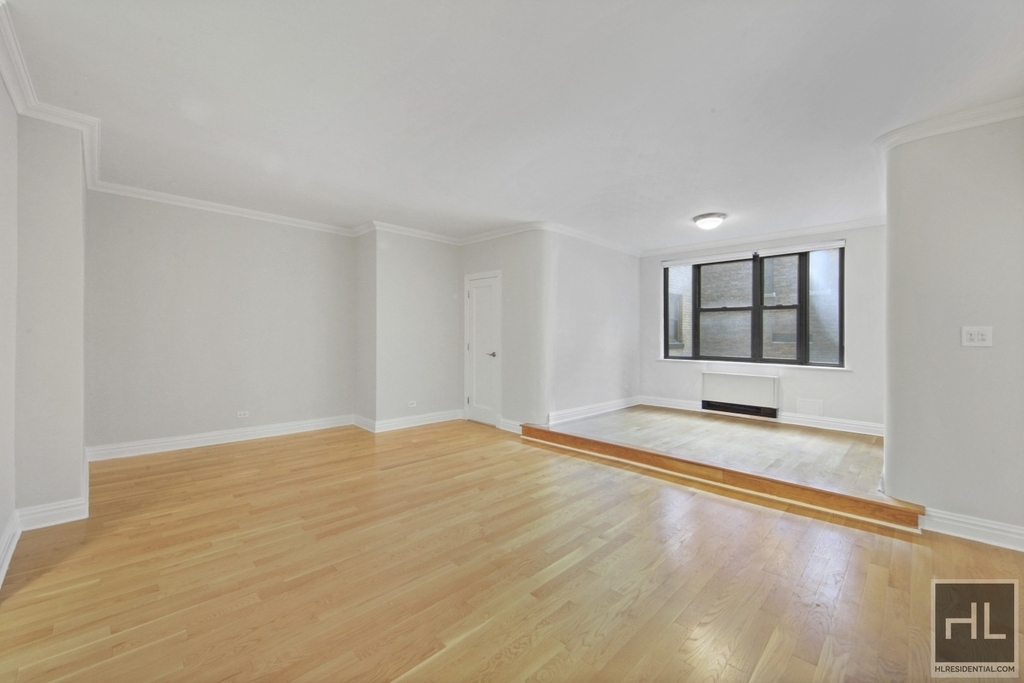 East 61st Street - Photo 1