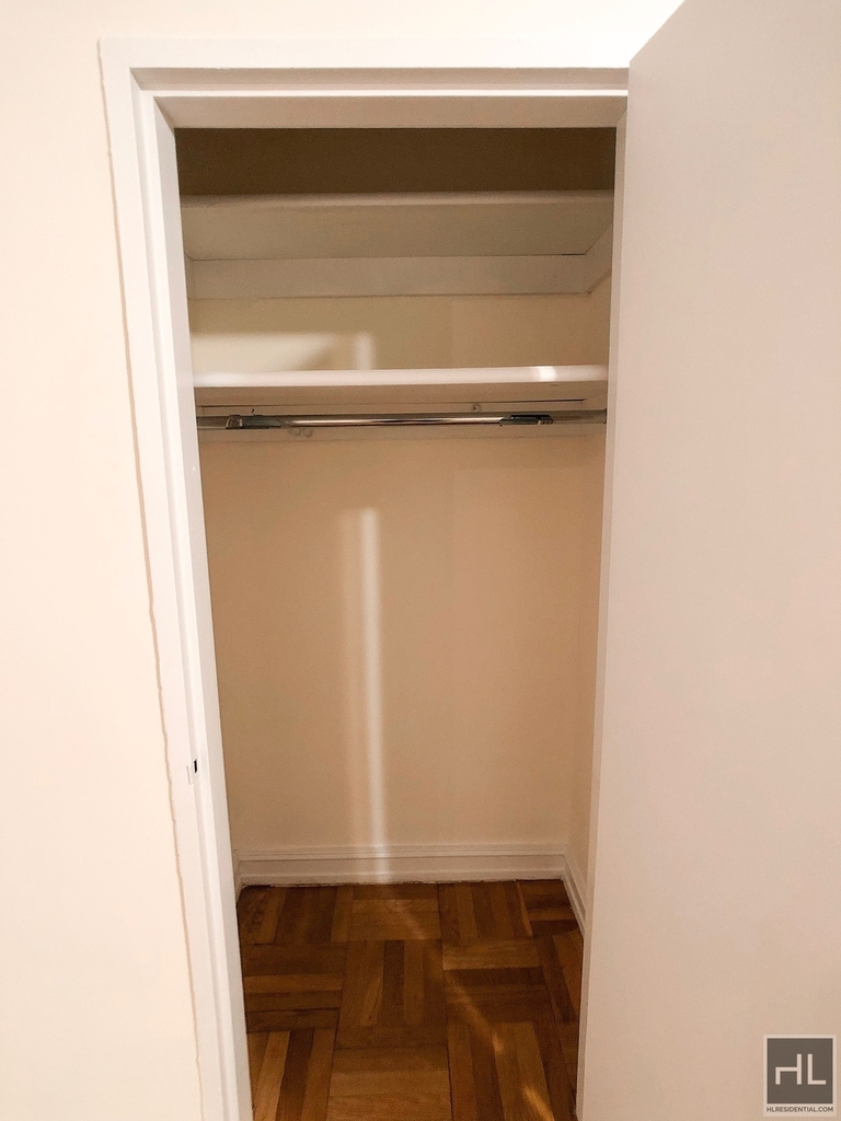 East 76 Street - Photo 5