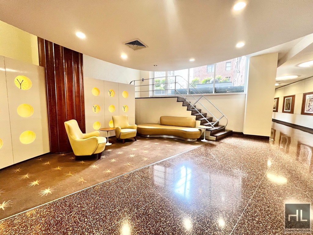 East 79th Street - Photo 11