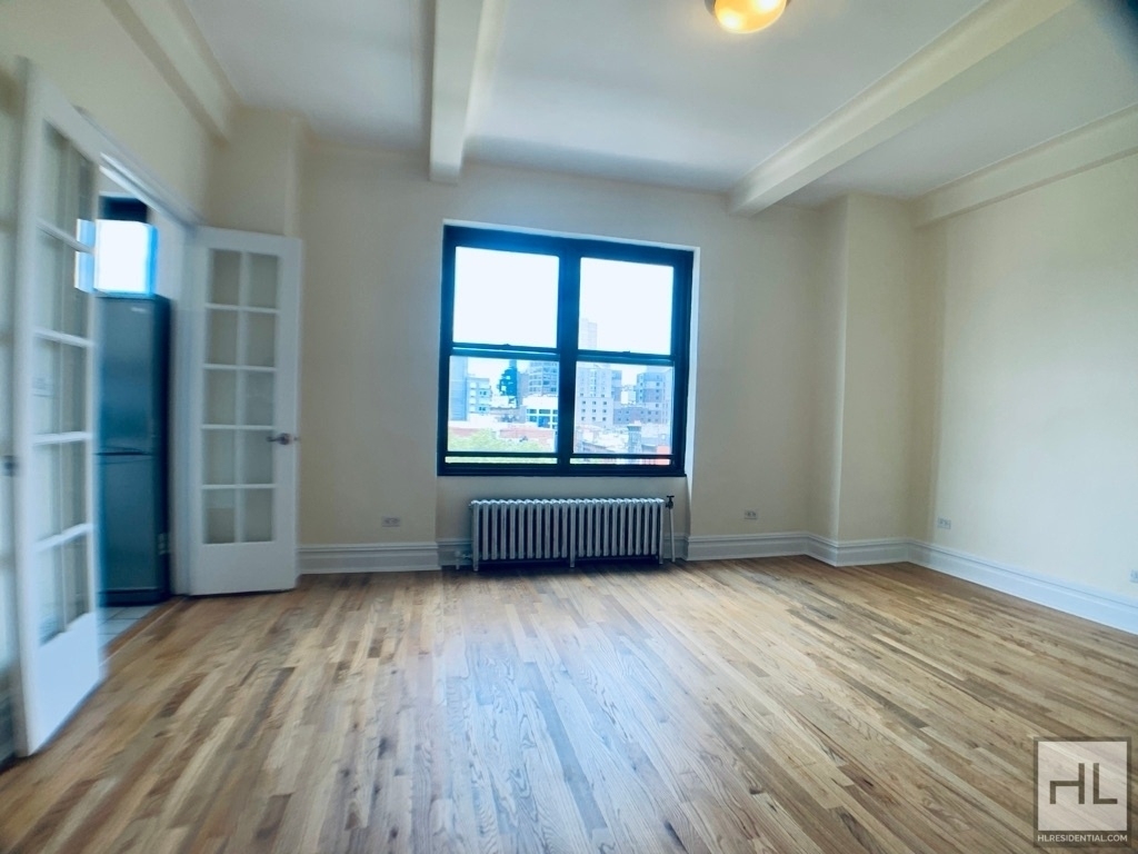 Second Avenue - Photo 3