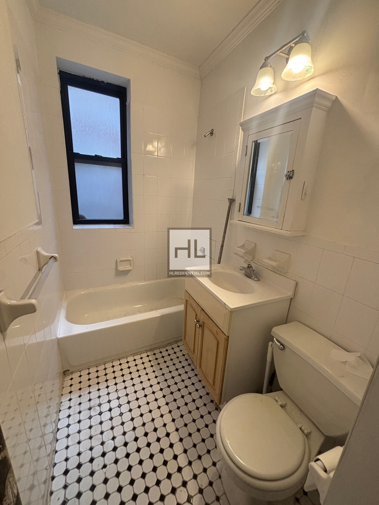 East 38 Street - Photo 3