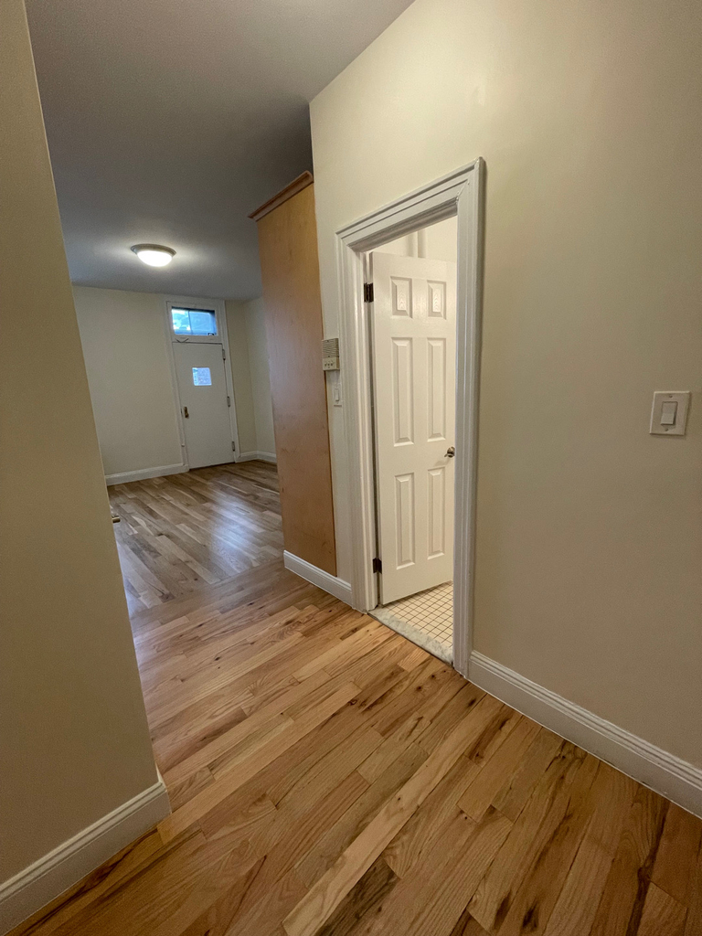 East 89 Street - Photo 5