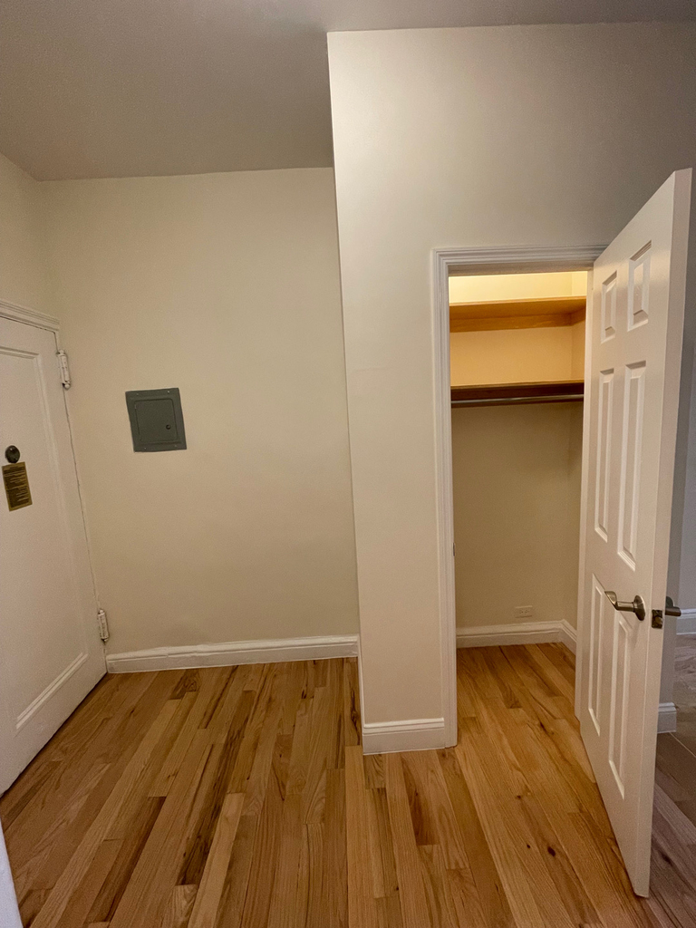 East 89 Street - Photo 6