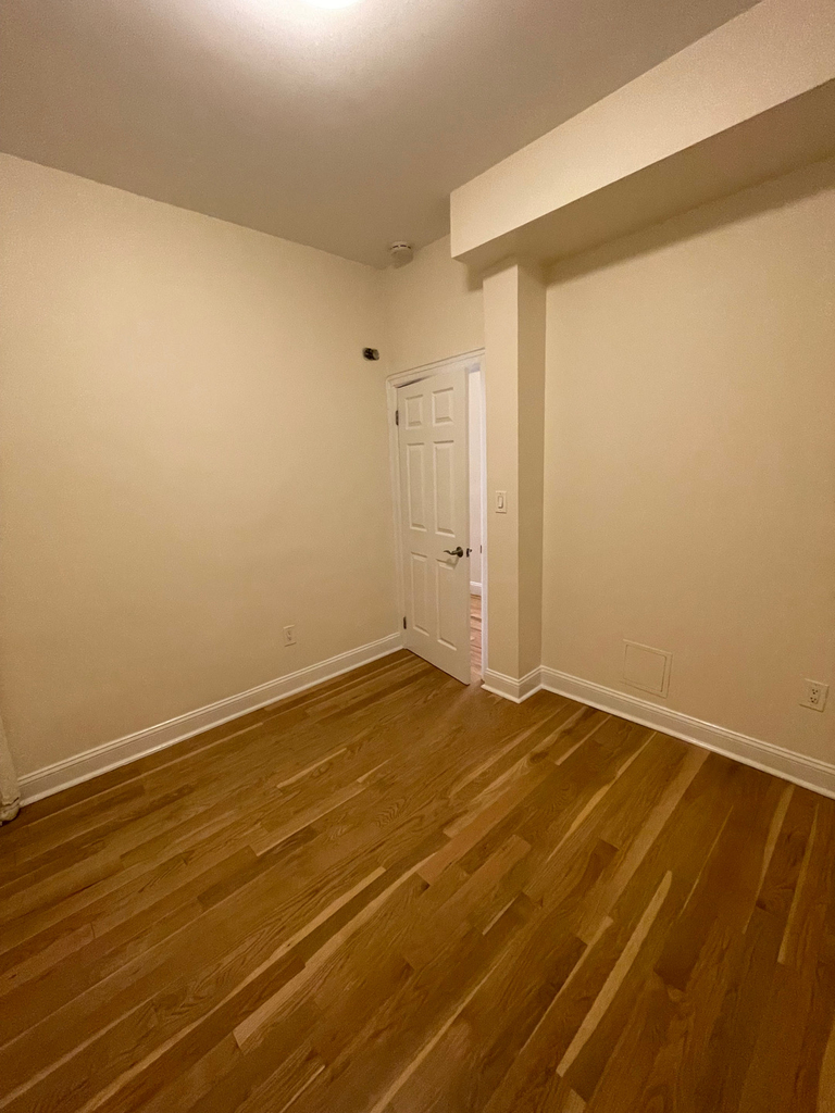 East 89 Street - Photo 3