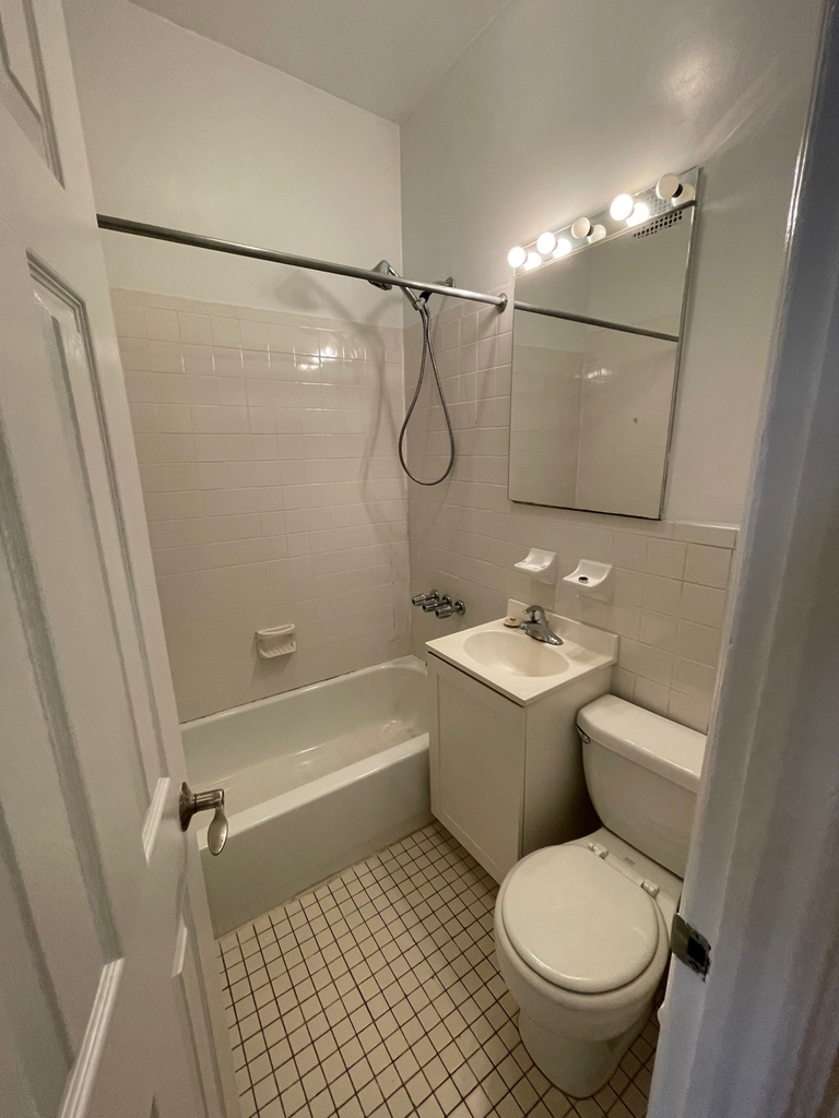 East 89 Street - Photo 7