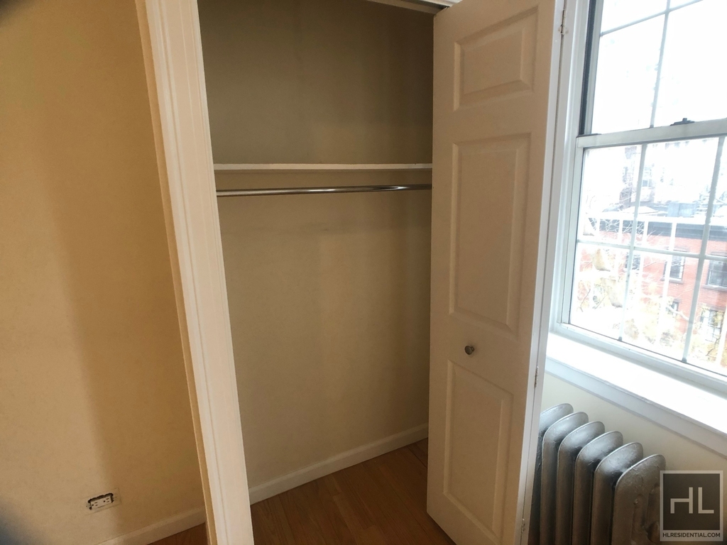 West 13 Street - Photo 7