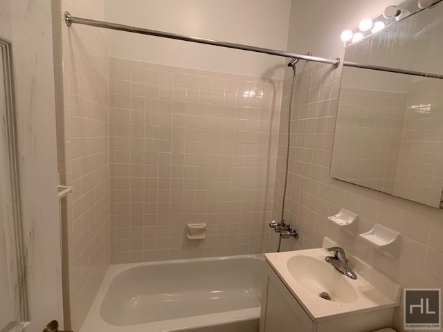 East 89 Street - Photo 4