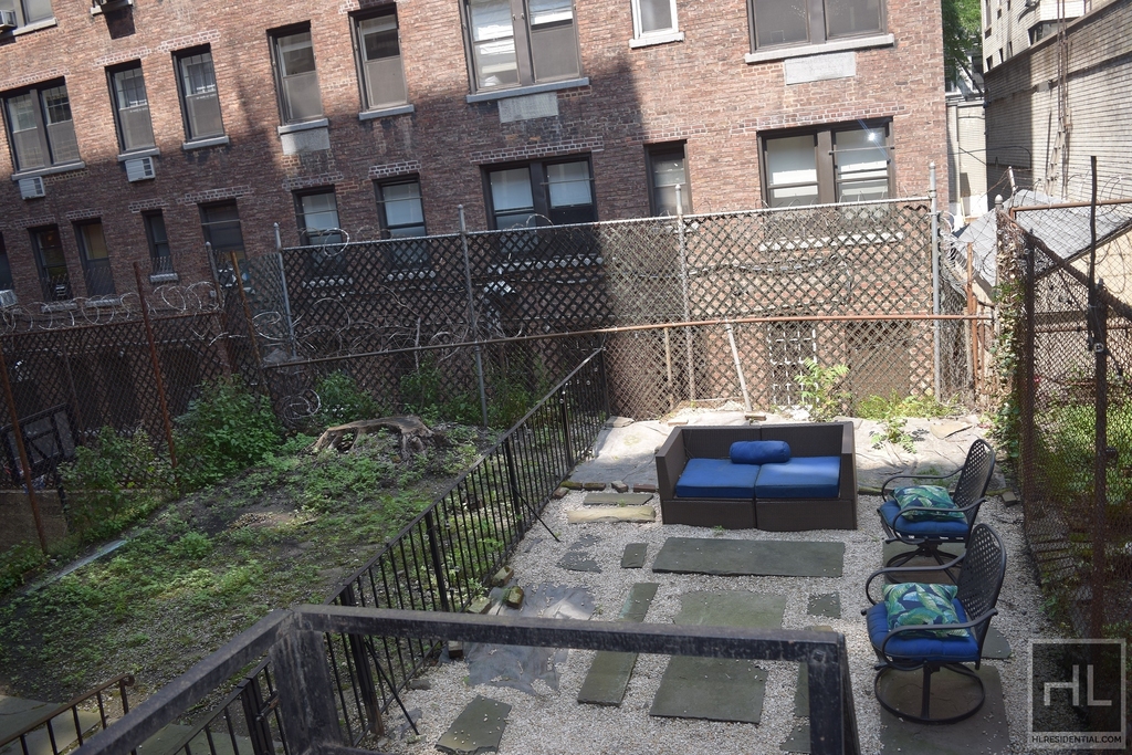 East 89 Street - Photo 10