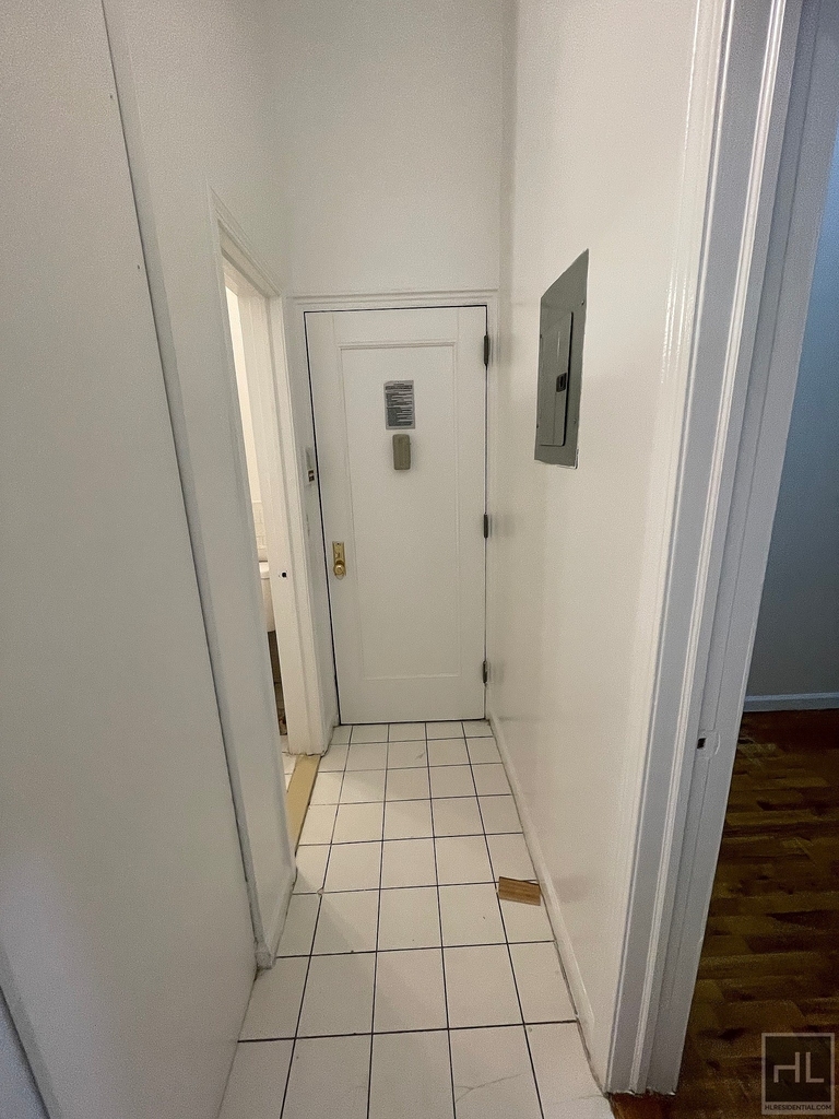 2 Avenue - Photo 8