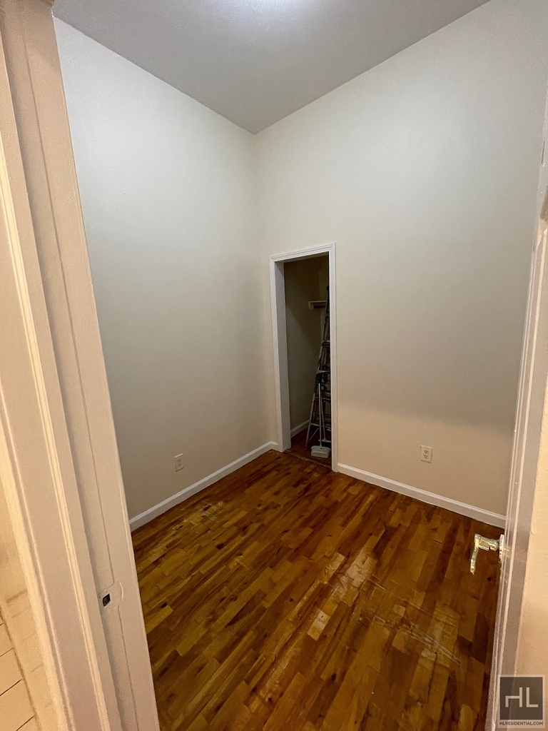 2 Avenue - Photo 10