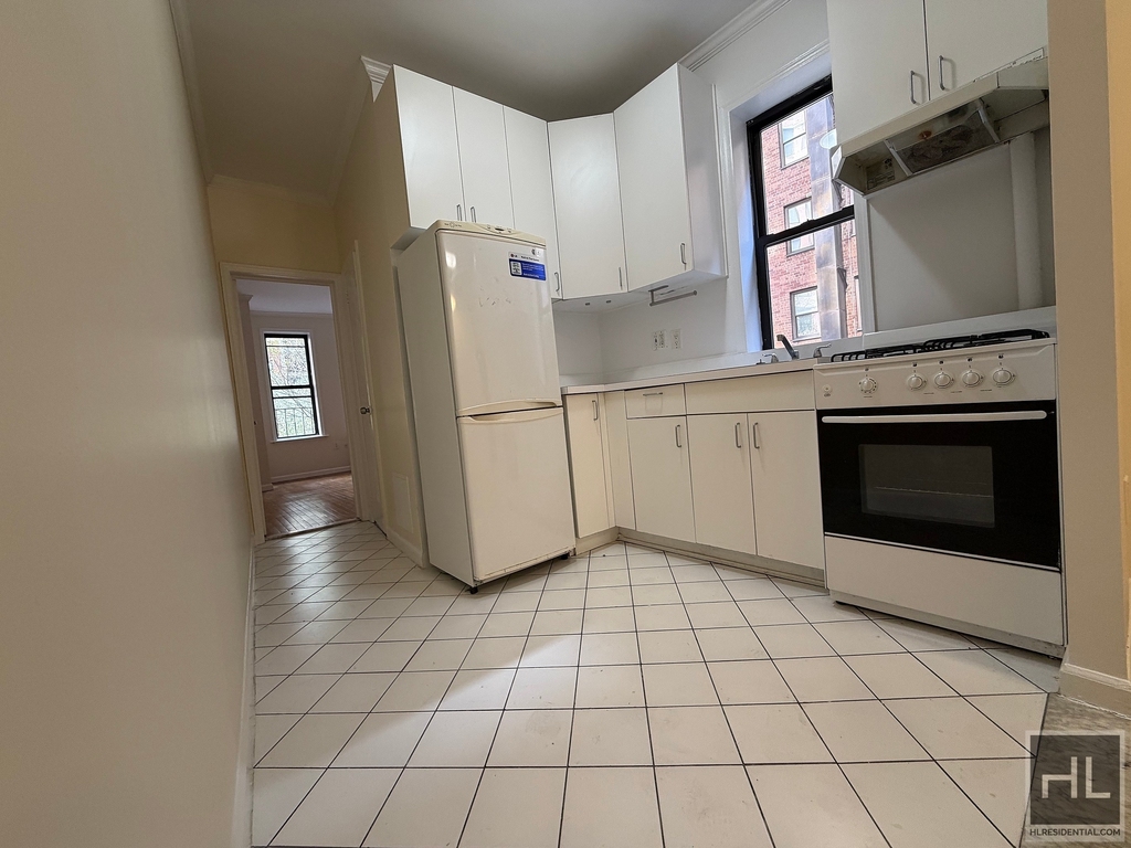 East 38 Street - Photo 1