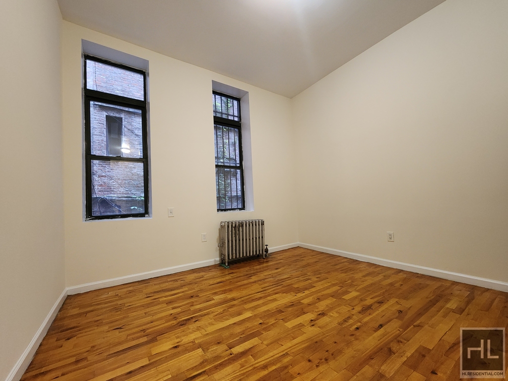 2 Avenue - Photo 5