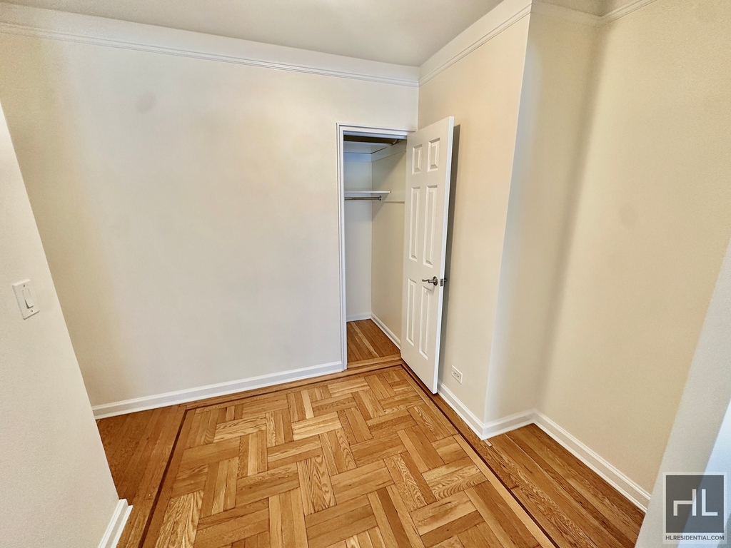 Jane St - Photo 2