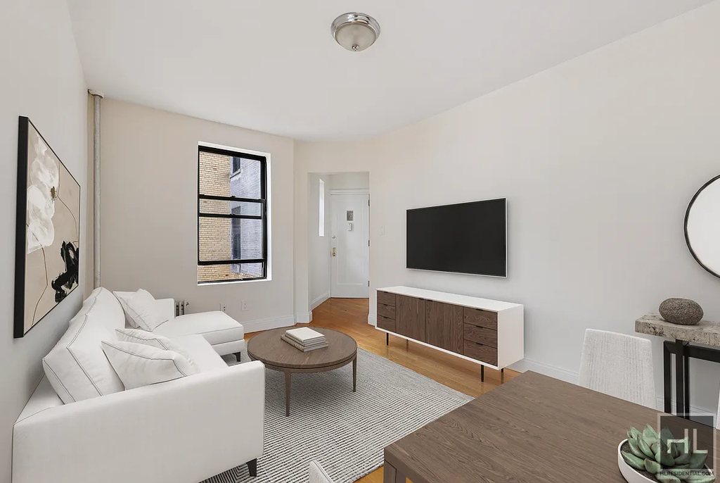 West 11th Street - Photo 0