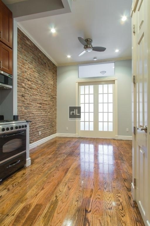 West 14 Street - Photo 1