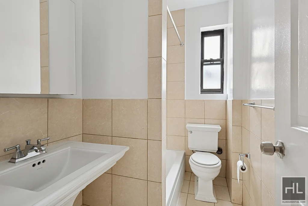 West 11th Street - Photo 5