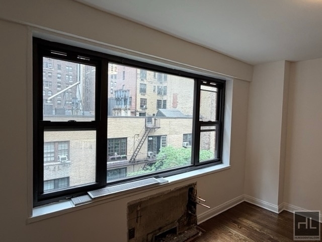 East 56 Street - Photo 0
