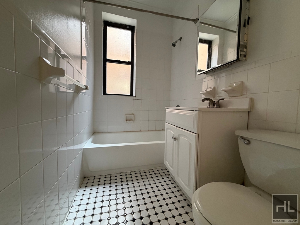 East 38 Street - Photo 3