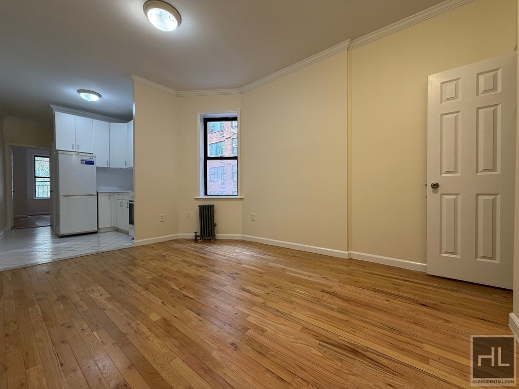 East 38 Street - Photo 1