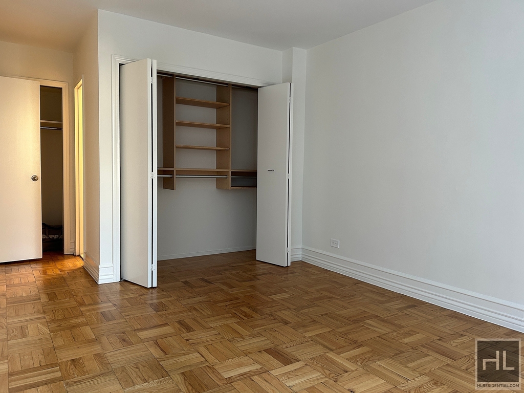East 79th Street - Photo 3