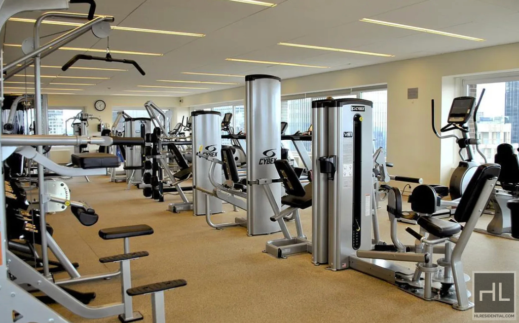 322 West 57 Street - Photo 8
