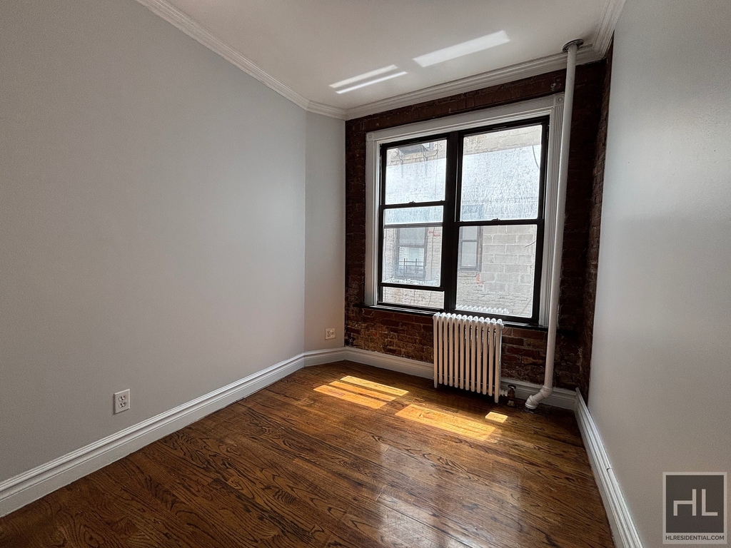 East 13th Street - Photo 4