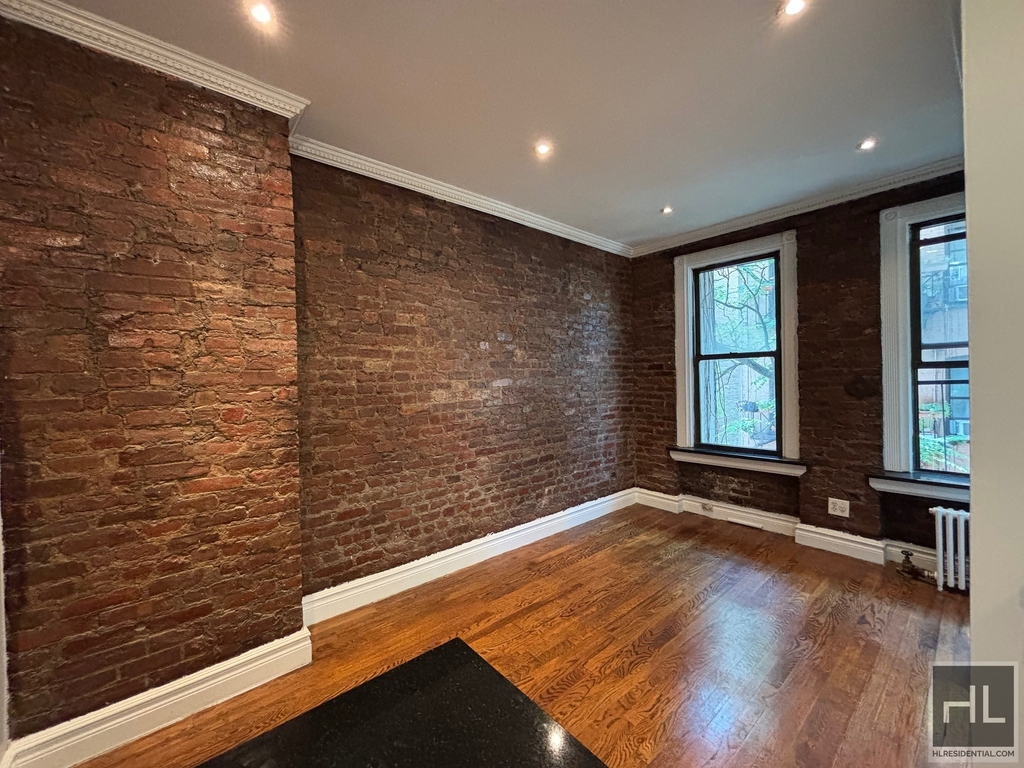 East 13th Street - Photo 2