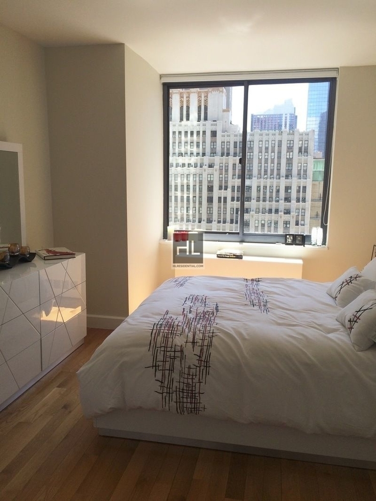 West 48th Street - Photo 2