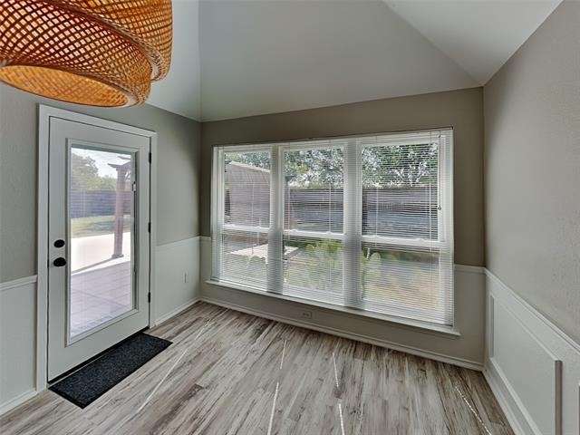 516 E Oak Street - Photo 3