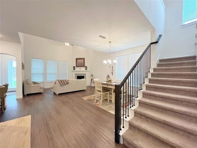 2410 Doncaster Drive - Photo 10