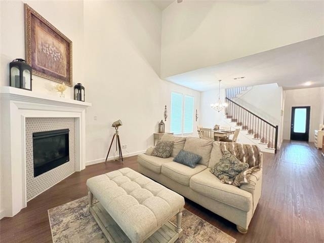2410 Doncaster Drive - Photo 8