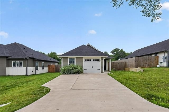 1032 Ray Drive - Photo 0
